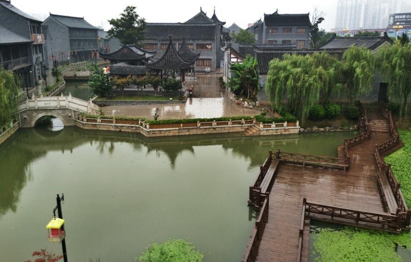 救援俏皮女孩